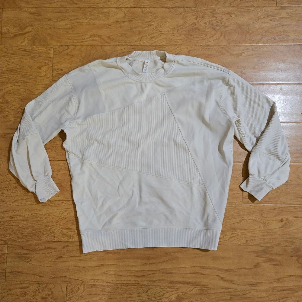 Lululemon Cream crew neck pullover- Size 6